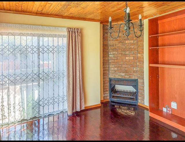 3 BEDROOM HOUSE FOR SALE IN PINEVIEW